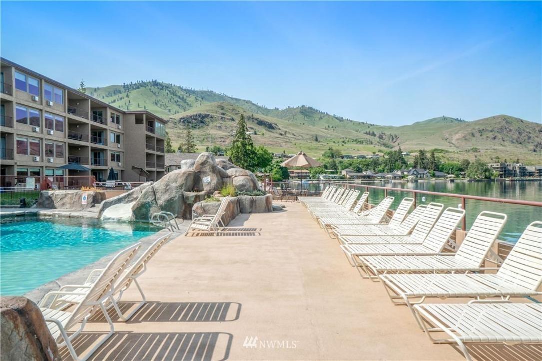 Grandview Lake Chelan- Waterfront View, Pool, Hot Tub, Golf, 1 Min To Downtown Zewnętrze zdjęcie